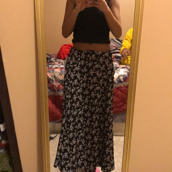 Skirt - Picture 2 of 2